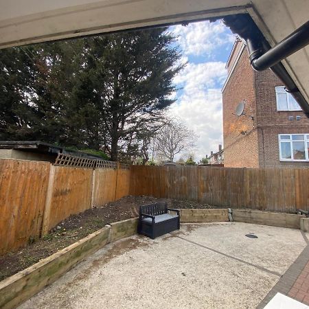 Private House With Free Park For Group Near Wembley Station Βίλα Λονδίνο Εξωτερικό φωτογραφία