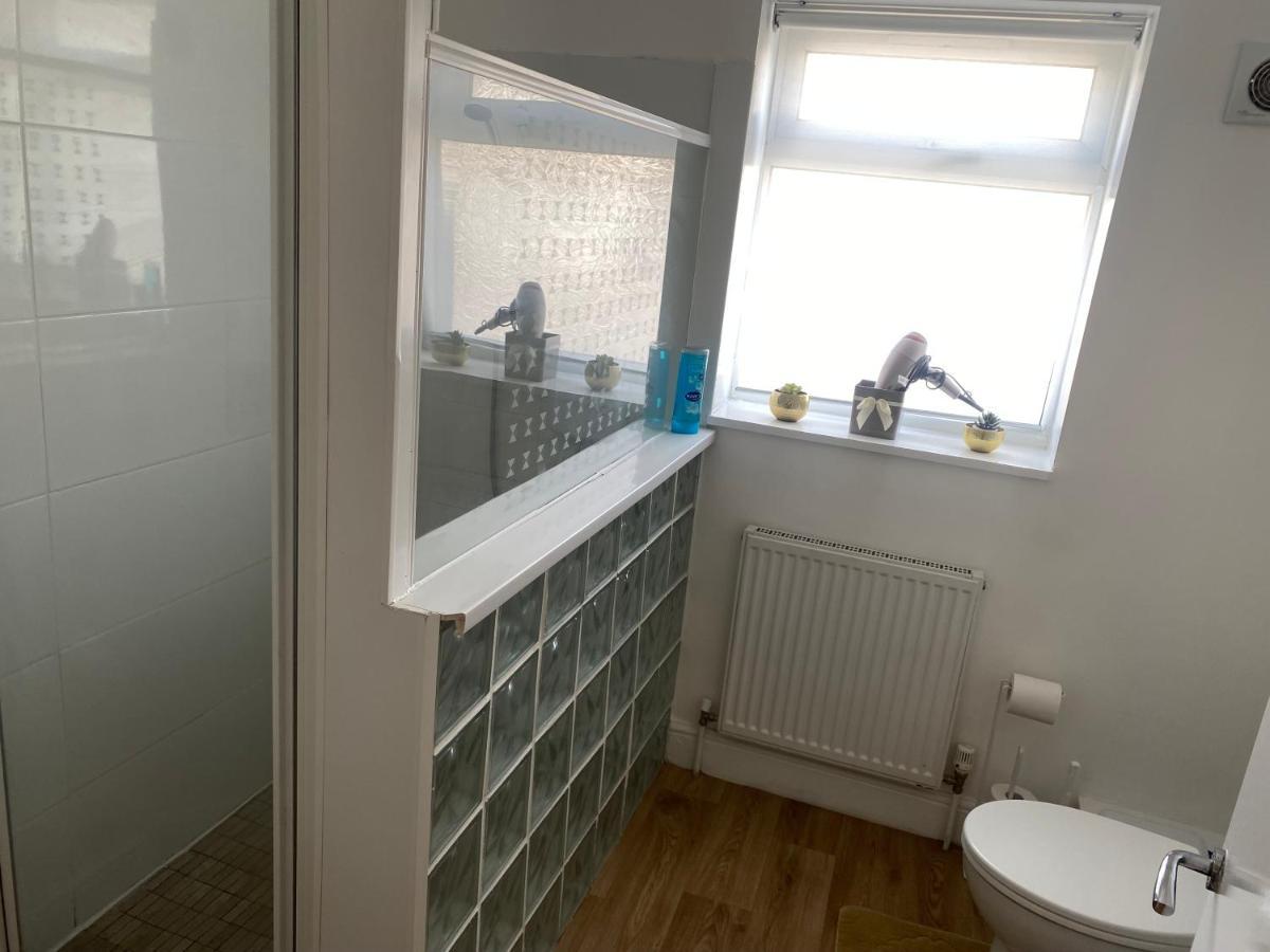 Private House With Free Park For Group Near Wembley Station Βίλα Λονδίνο Εξωτερικό φωτογραφία