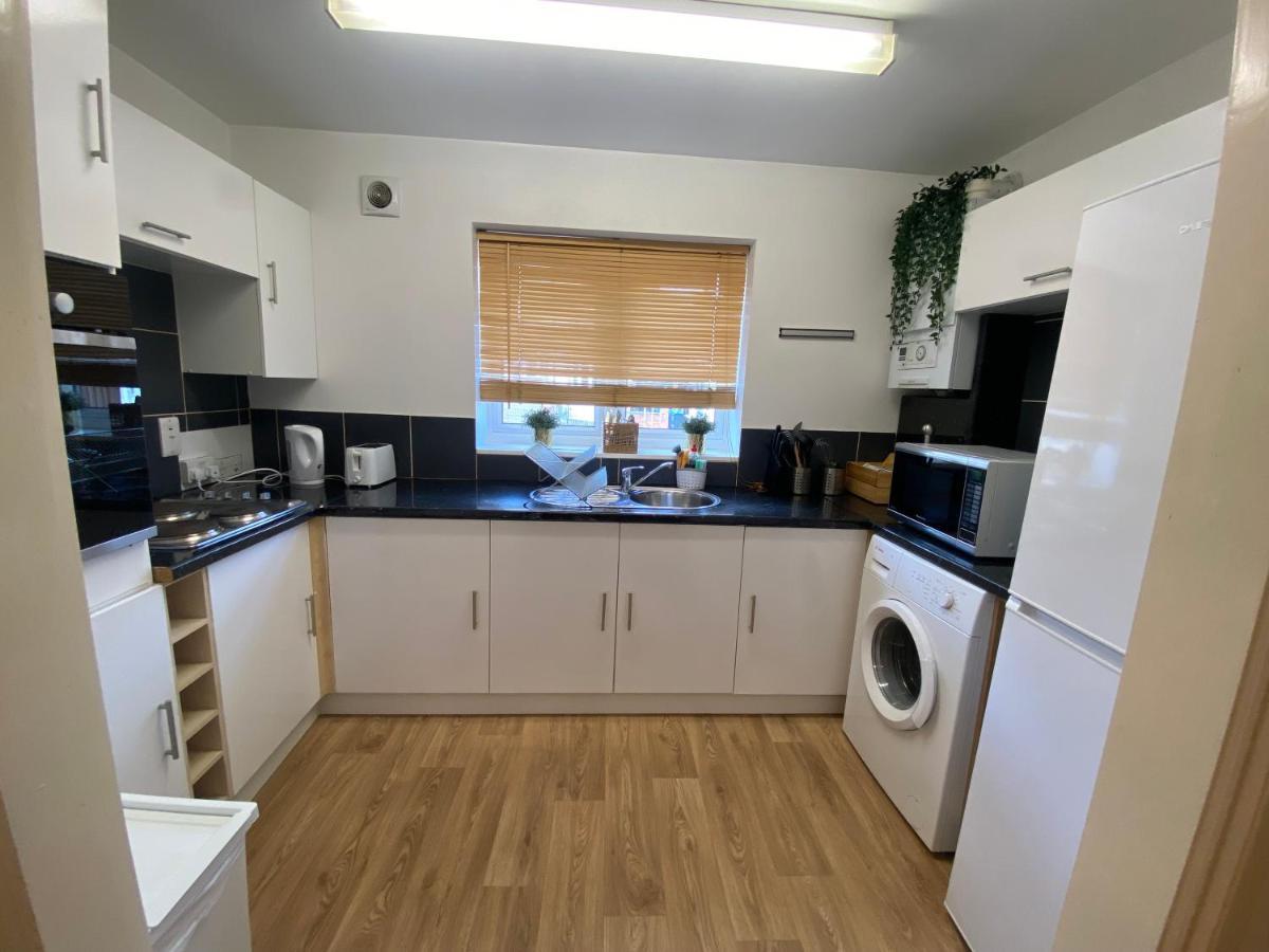Private House With Free Park For Group Near Wembley Station Βίλα Λονδίνο Εξωτερικό φωτογραφία